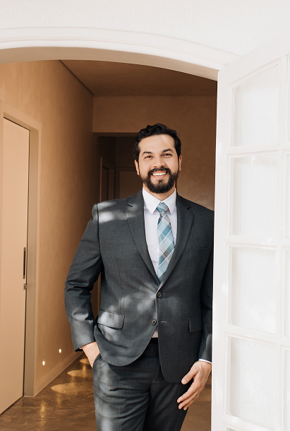 Dr. Alex Vasconcelos